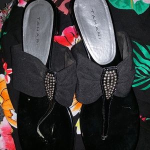 Tahari thong sandals. Great used condition
